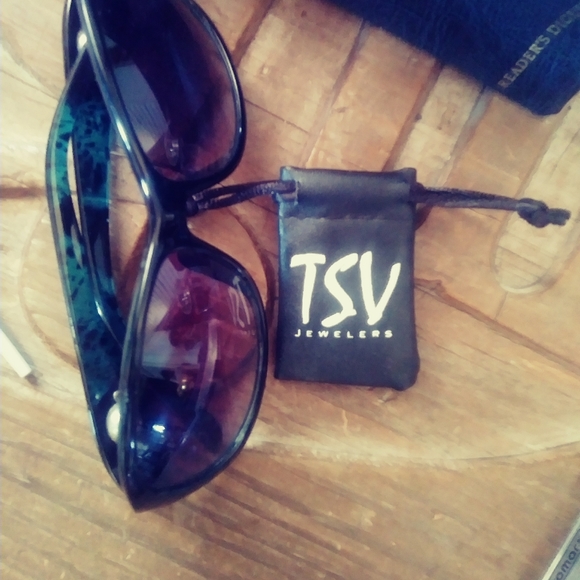 BUY ME! Jewellery bag! - Picture 2 of 2